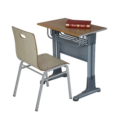 木の高さの調節可能な小学校のテーブルおよび椅子