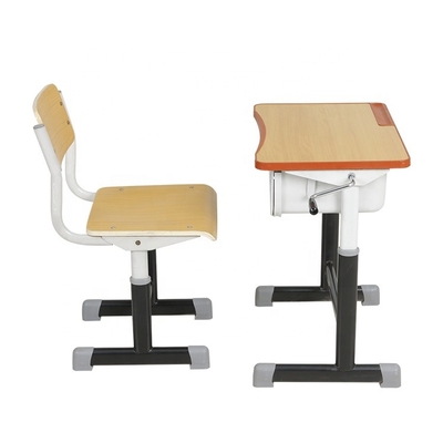 人間工学的の合板の教室の机および椅子