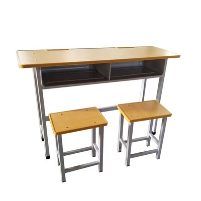 椅子が付いているたたかれた人間化された設計学校の机